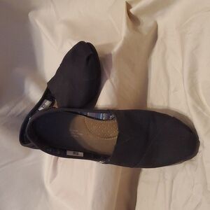 Toms Black Canvas Loafers SZ 8